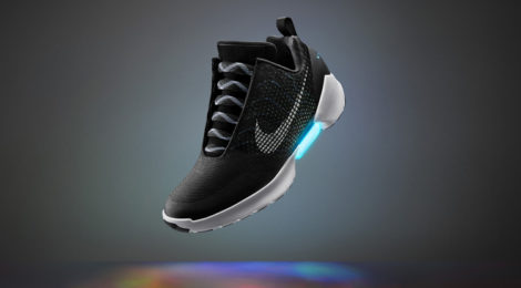 Nike: 6 milioni per la ricerca con le scarpe di “Ritorno al futuro”
